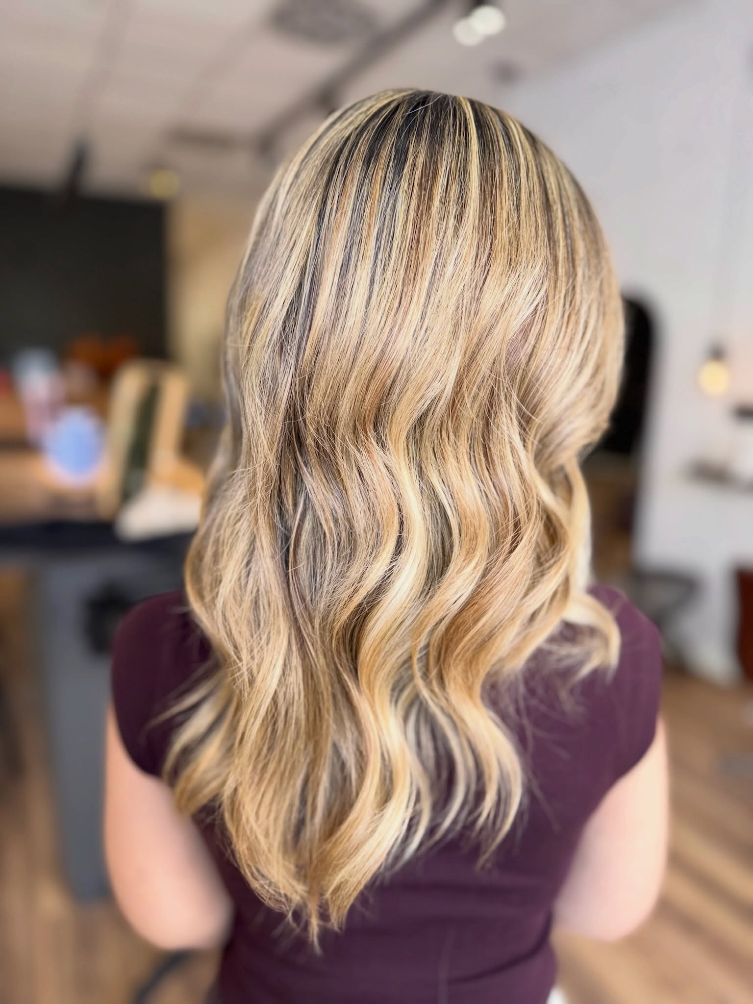 BLOND-ERA ¿Pero de quién es esta melena? 👀 Sí, de nuestra rubia por excelencia. La que siempre nos…