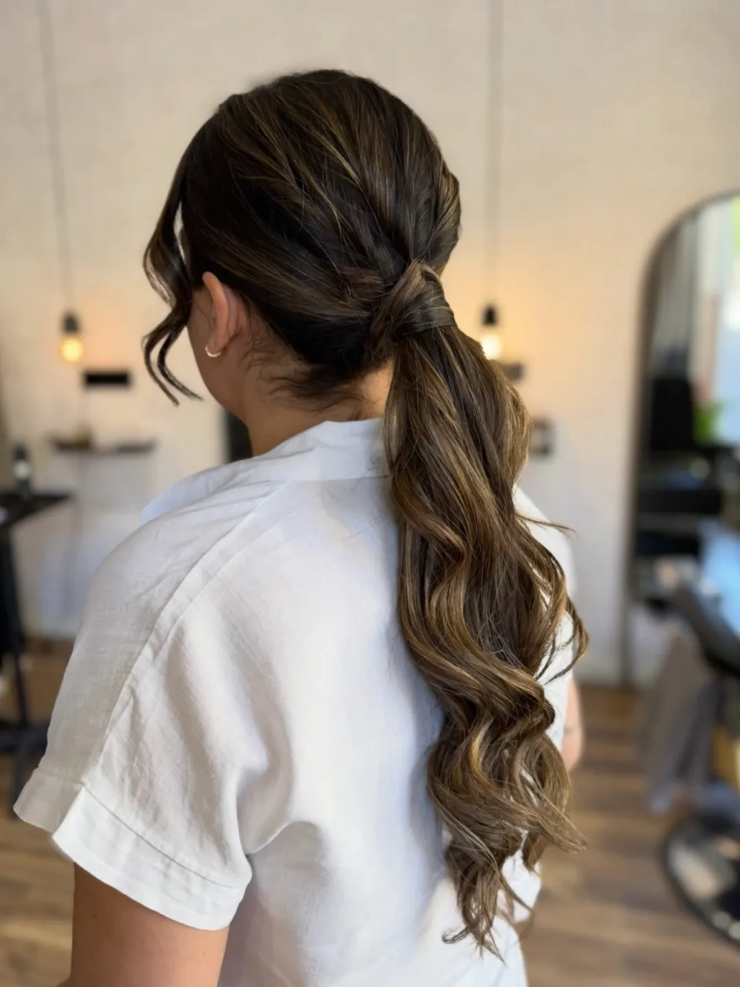 Recogidos pulidos, ondas desenfadadas, coletas elegantes, moños con textura… La temporada de…