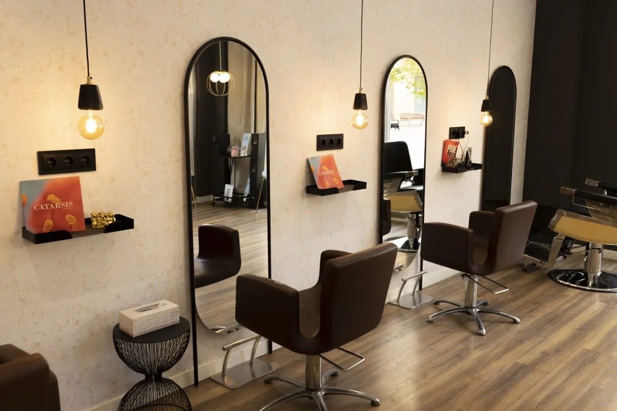 Fachada Milanocenter Estilismo