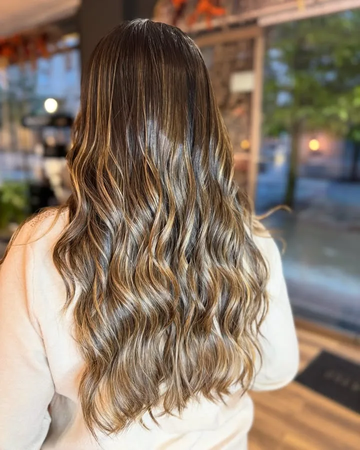 Ondas marcadas en melena larga